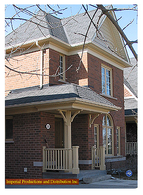 example of using a decorative triangle bracket